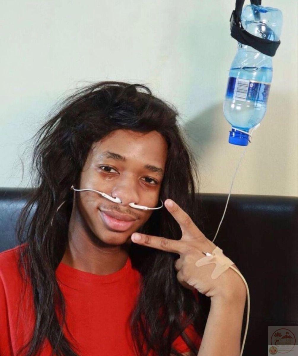 Một tấm hình máy thở được chế lại để trêu chọc bạn bè trong lúc chơi game