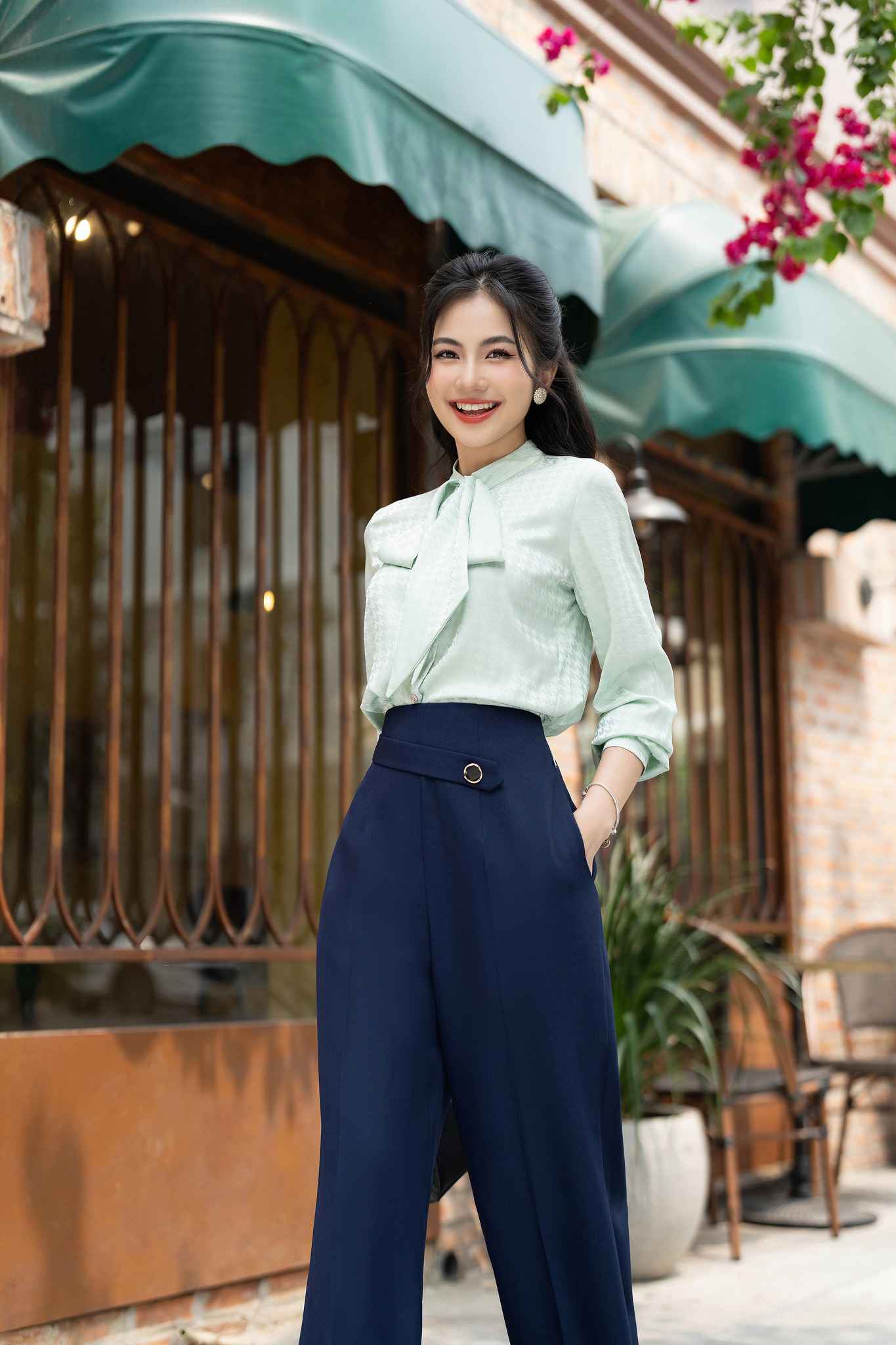 áo sơ mi nữ phối nơ cổ