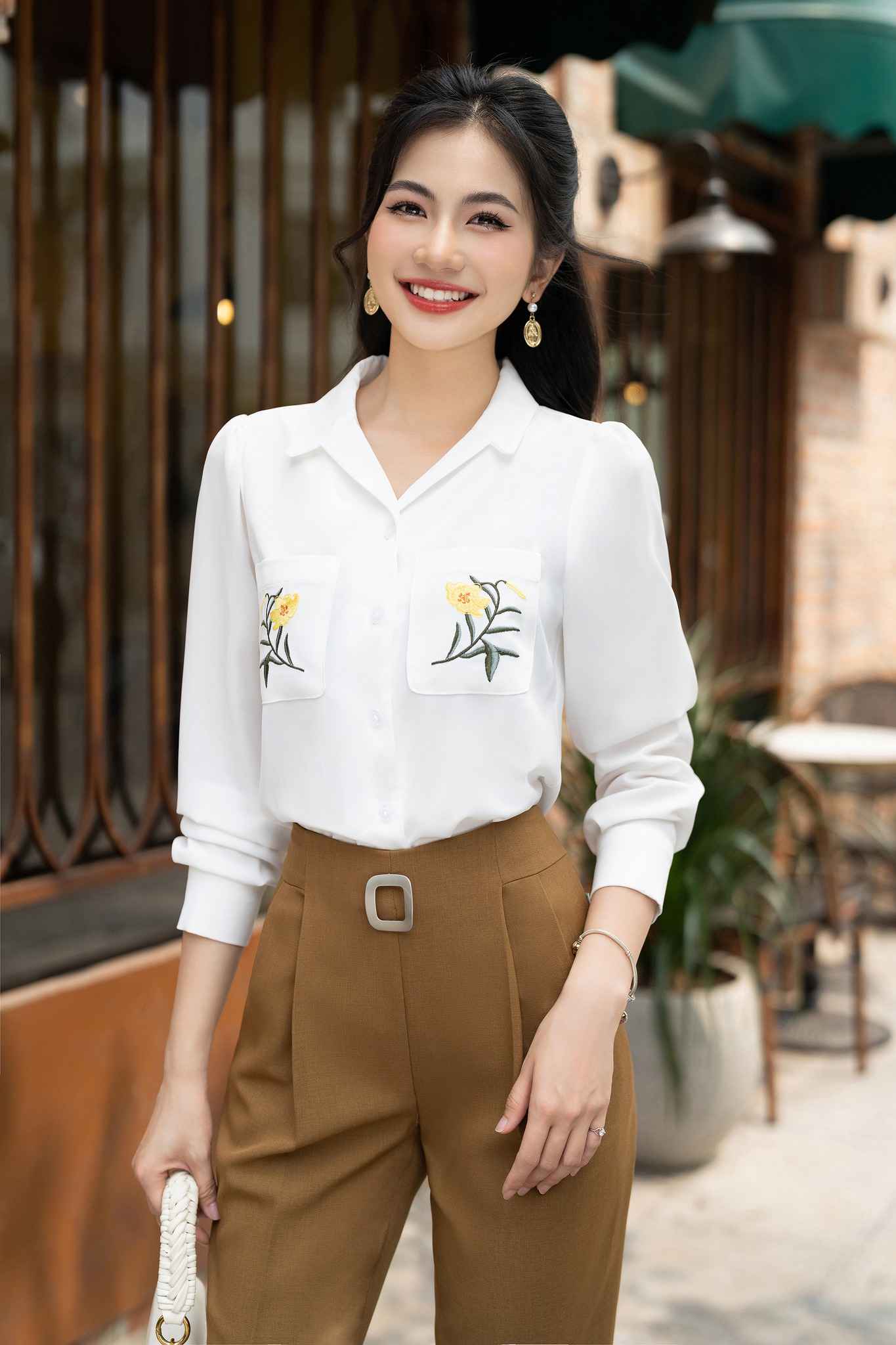 áo sơ mi nữ thuê hoa ngực