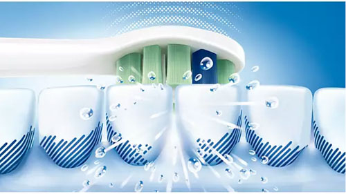 Dao động từ bàn chải giúp làm sạch sâu các mảng bám ở răng