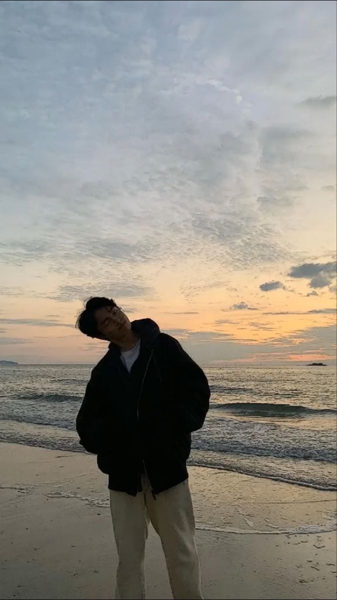 Có những lúc, đứng trước biển thấy mình nhỏ bé