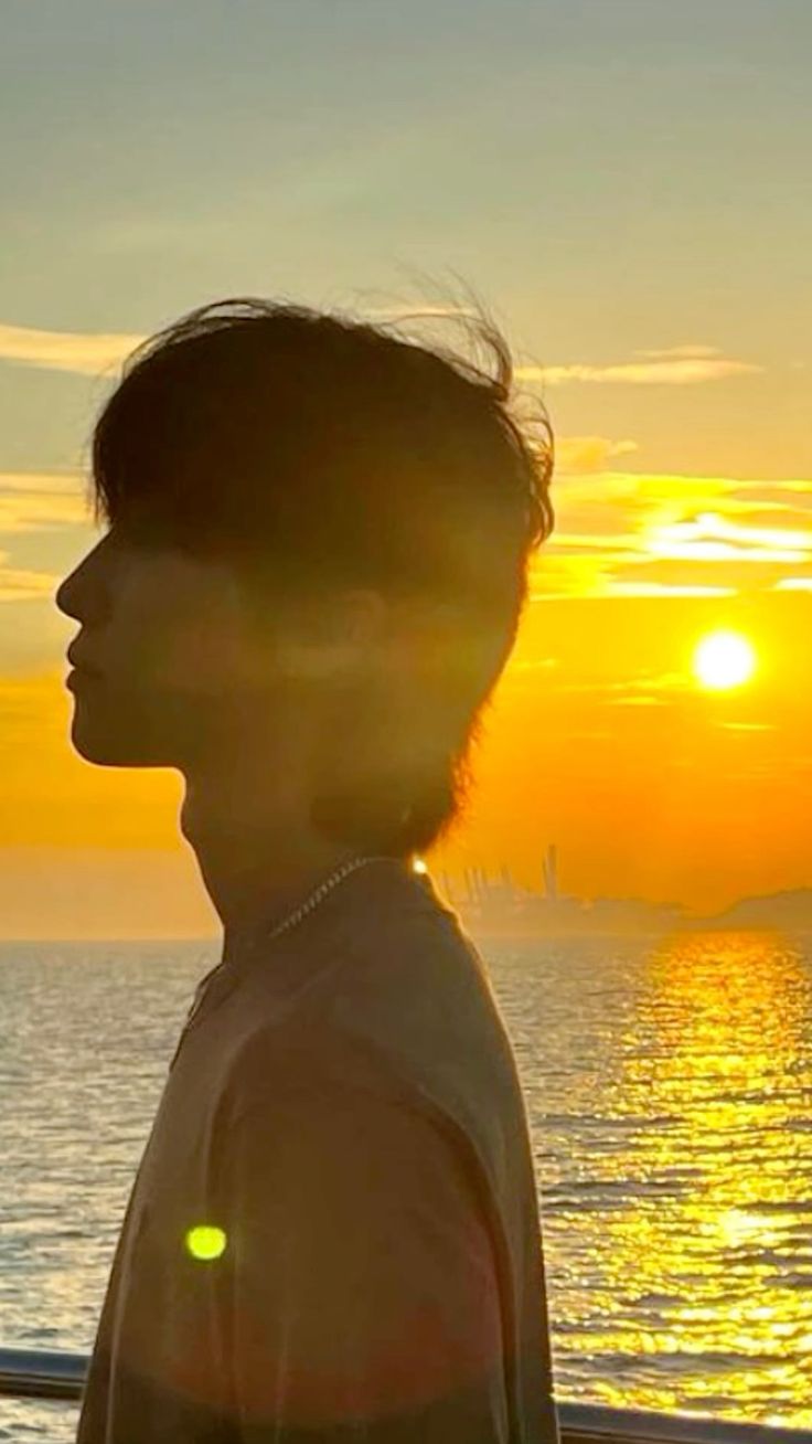 Trời đẹp hay lòng người đang nhẹ?