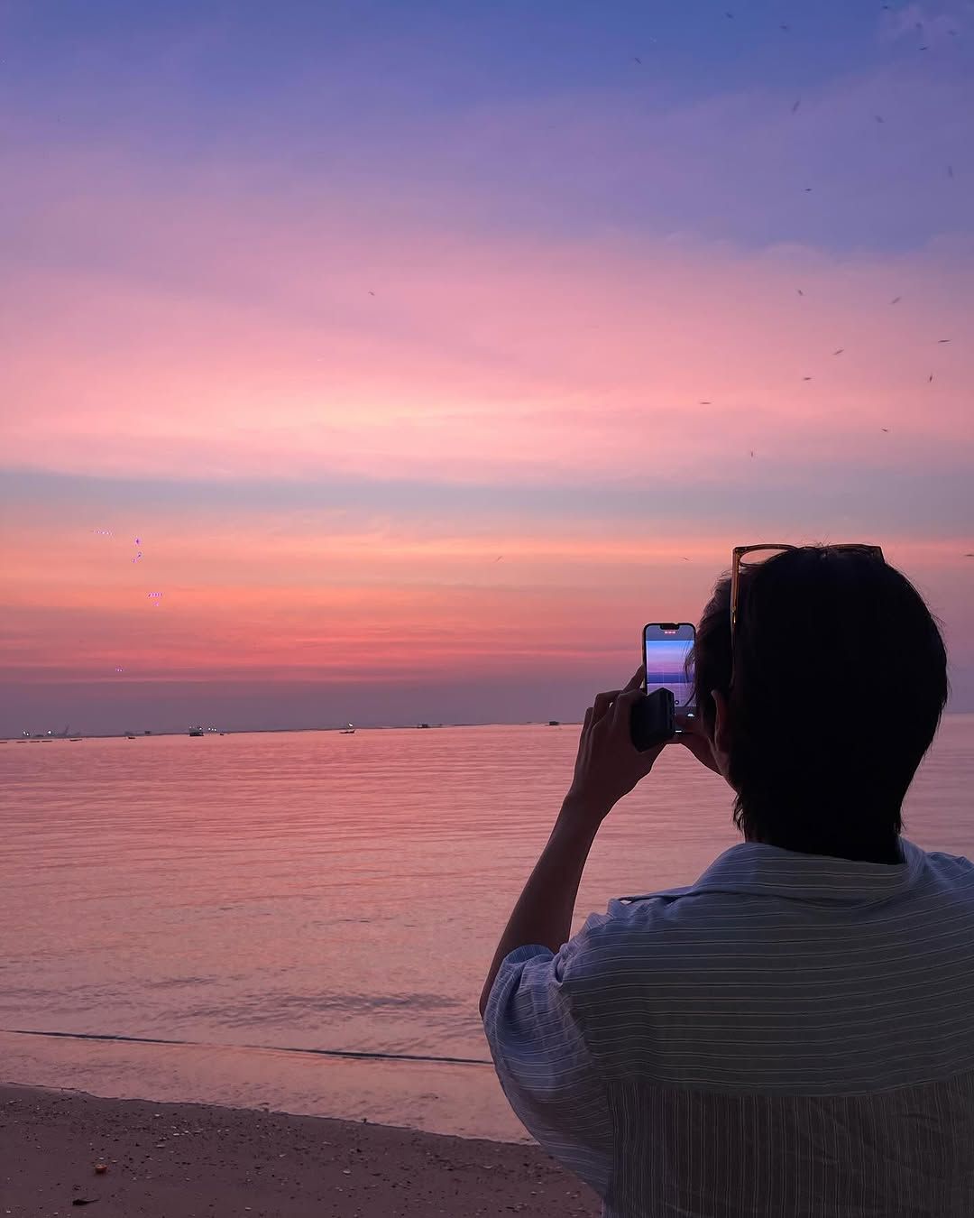 Trời có vẻ hiểu, nên dịu dàng hơn