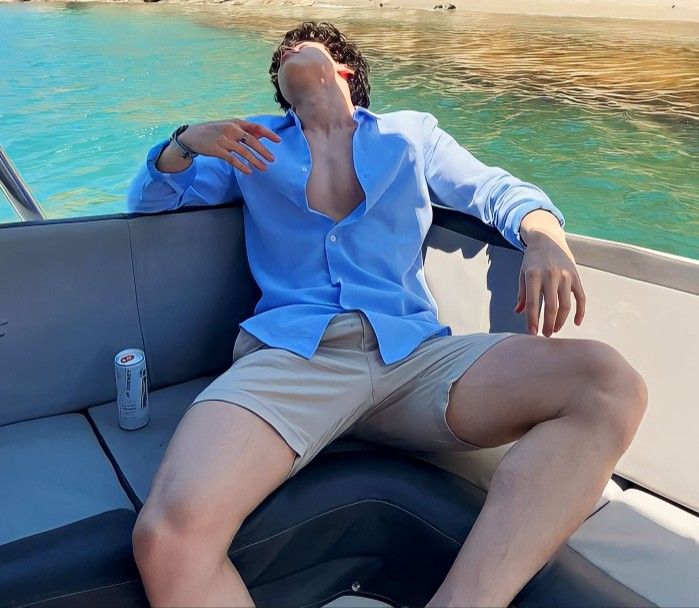 Những con sóng cứ tới, giống như hoài niệm cũ