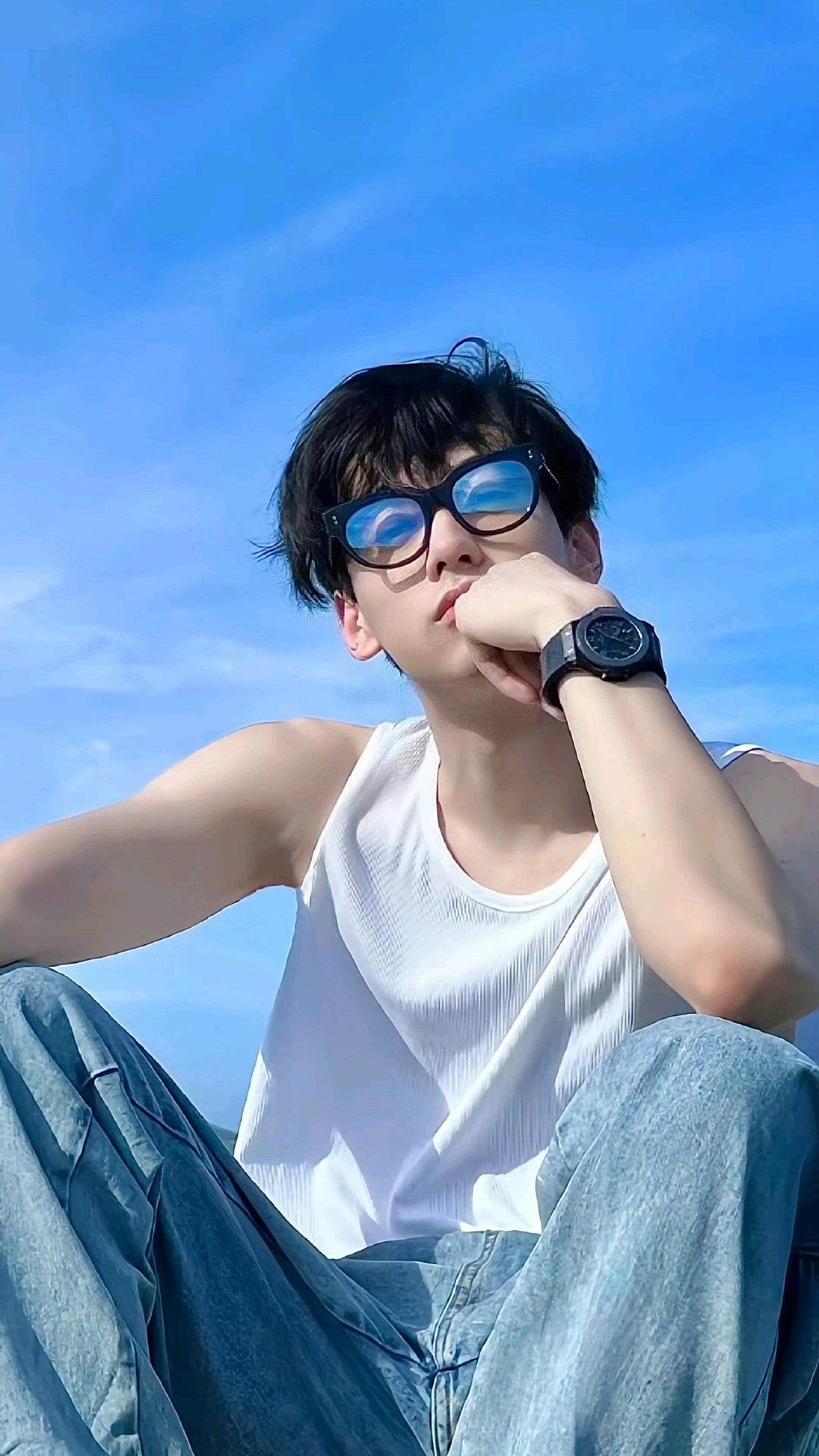 Biển xanh kể chuyện cũ, nắng chiều nghe lặng im