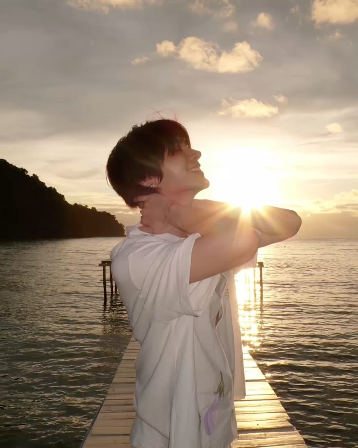 Cát trắng, trời xanh và dáng ai