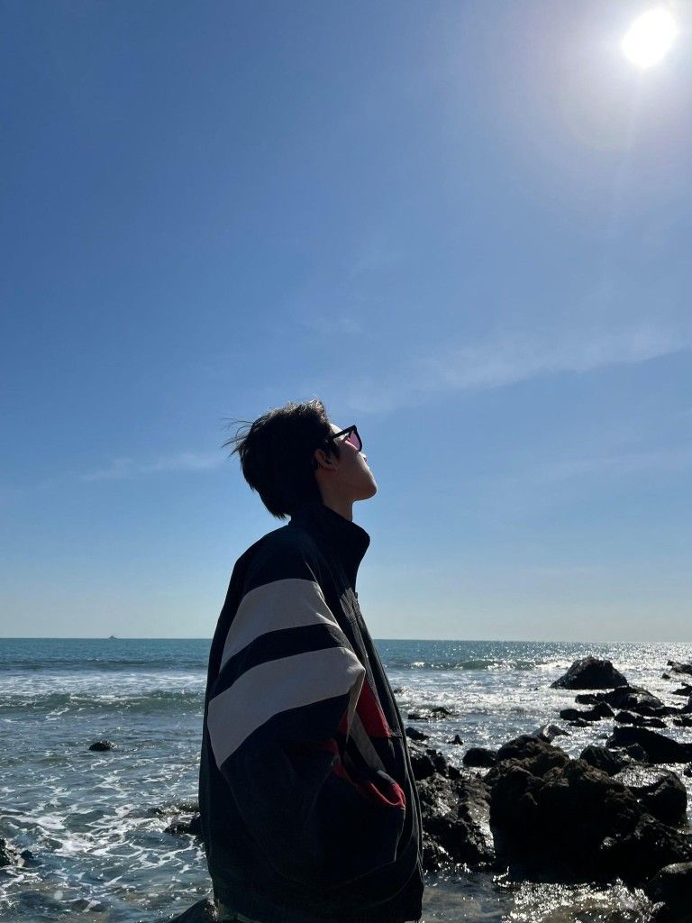 Cát dưới chân, mây trên đầu, đủ rồi