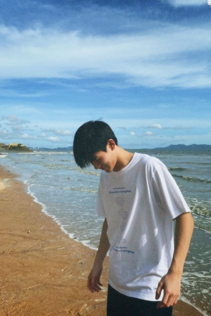 Gió cứ thổi, và mình cứ đứng