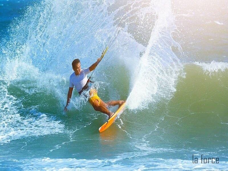 Tạo lướt sóng trên biển