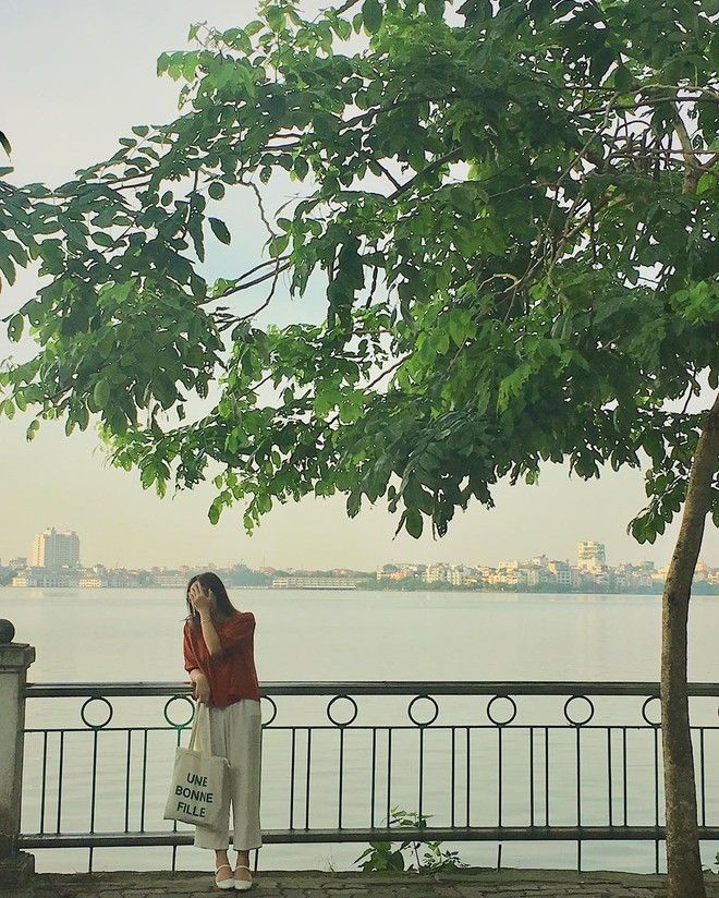 Chỉ cần ở đây, tôi thấy mình đủ đầy