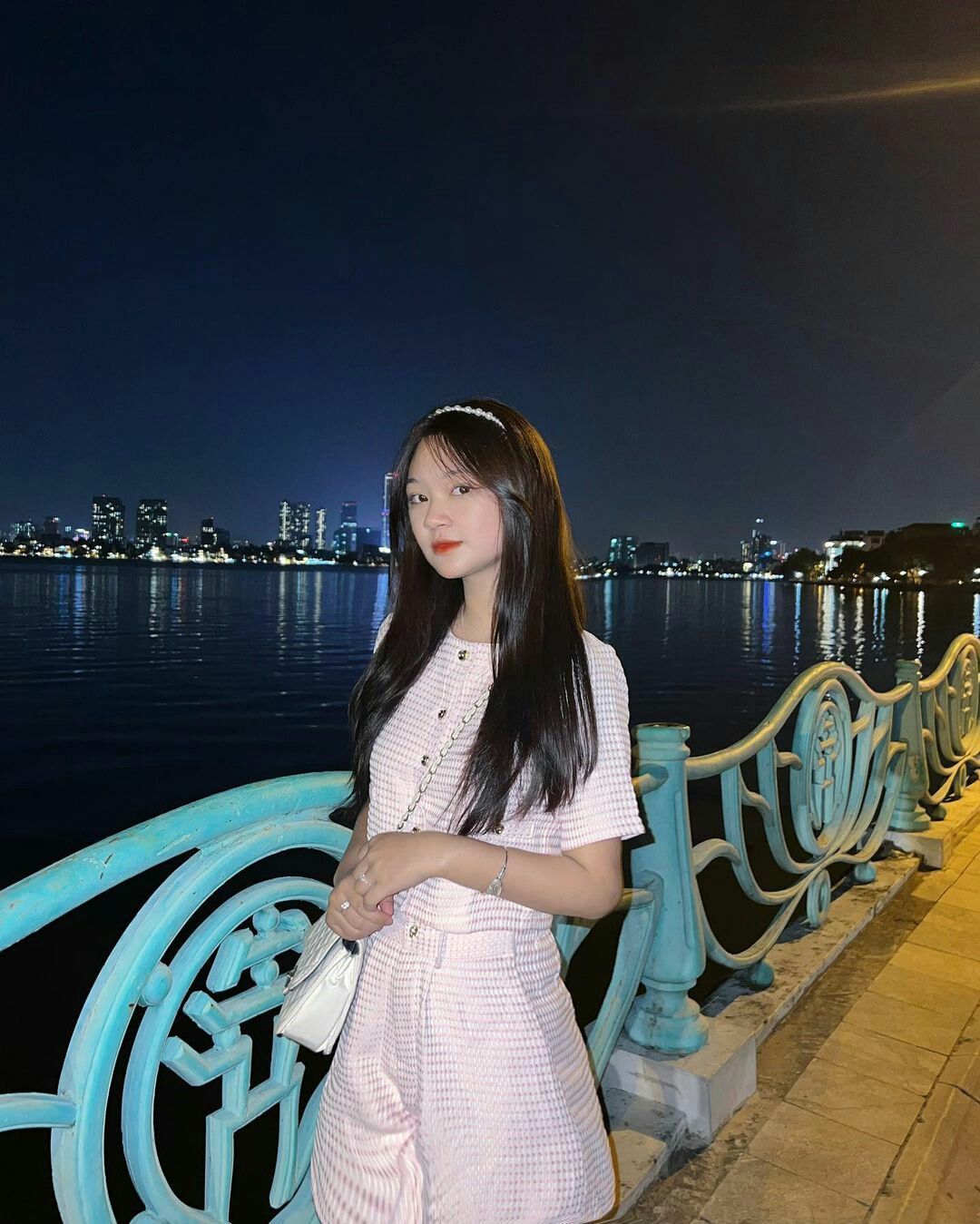 Chút nắng mai len vào từng nụ cười rạng rỡ