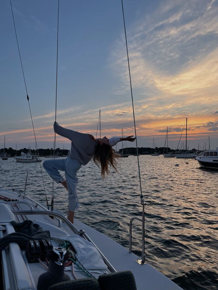 Không cần phông nền cầu kỳ, biển là đủ rồi