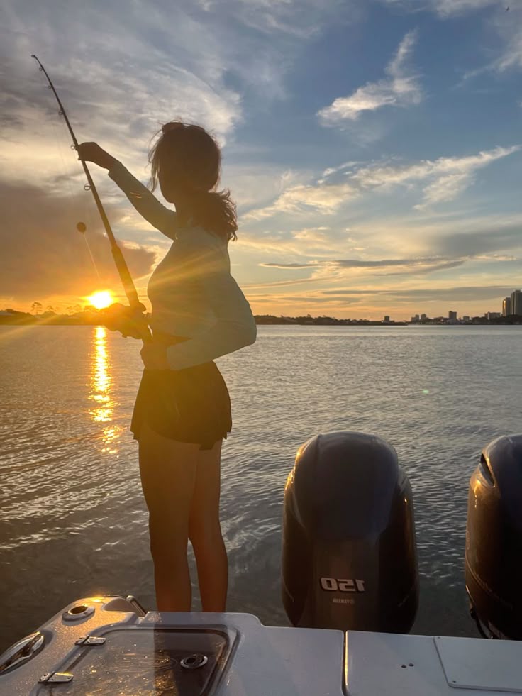 Nắng lấp lánh, biển xanh và bạn - thế là đủ