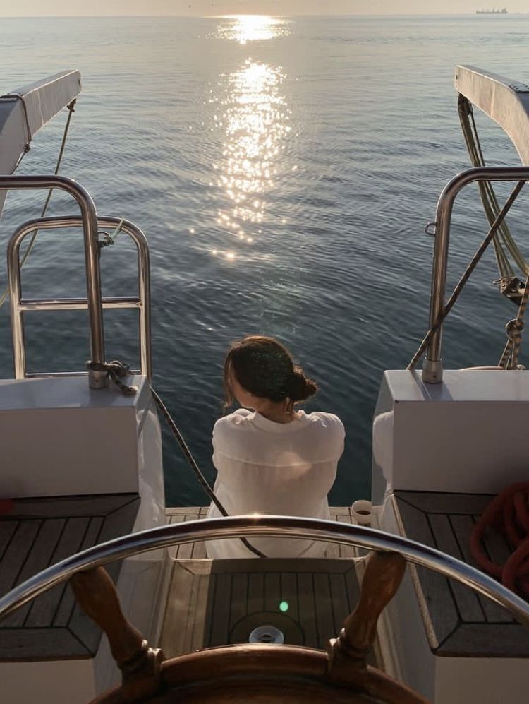 Tàu biển không nói, nhưng ảnh thì kể rất nhiều