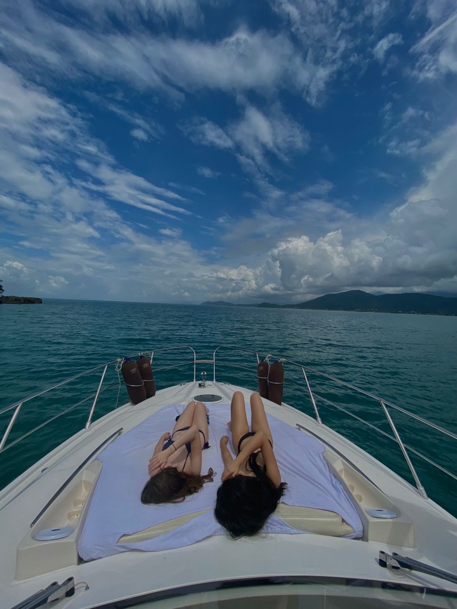 Tàu trôi lặng lẽ, ảnh ghi lại những khoảnh khắc nhẹ tênh