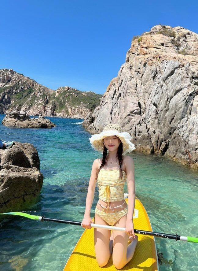 Cảnh vật di chuyển, nhưng cảm xúc vẫn ở lại