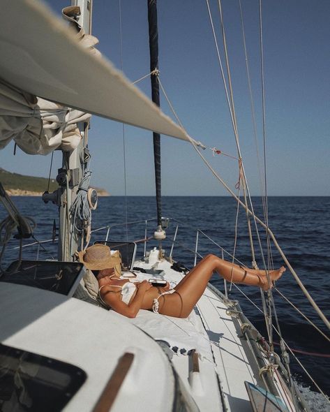 Đôi lúc không cần tạo dáng, chỉ cần đứng im