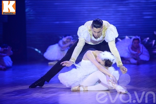 Ngọc Trinh, Thủy Tiên sexy biểu diễn tại Chung kết BNHV 2016 - 20