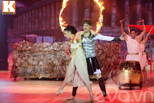 Ngọc Trinh, Thủy Tiên sexy biểu diễn tại Chung kết BNHV 2016 - 33