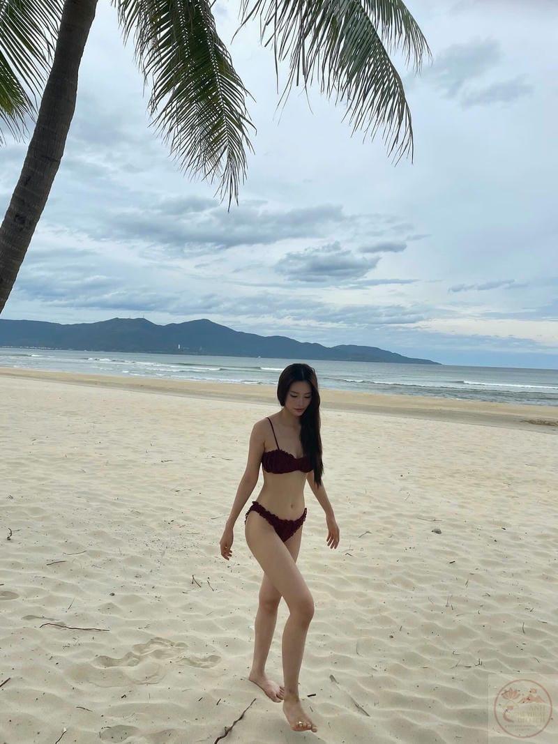 Tiểu Vy bikini 2
