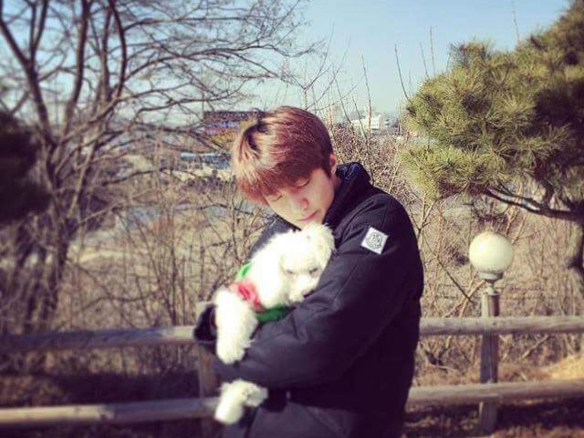 Chụp ảnh tự sướng với thú cưng