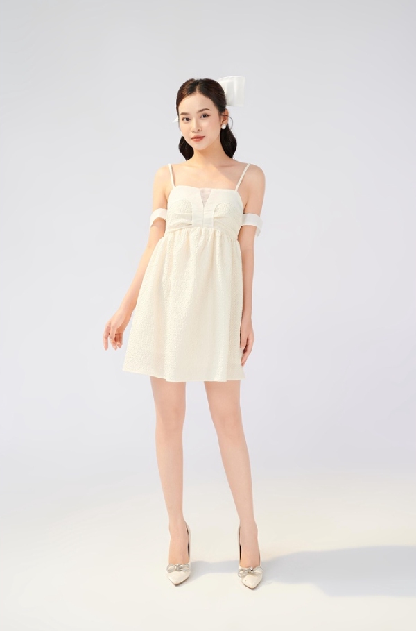 Liệu rằng bạn có băn khoăn váy babydoll đi với giày gì giúp tăng phần năng động cho trang phục?