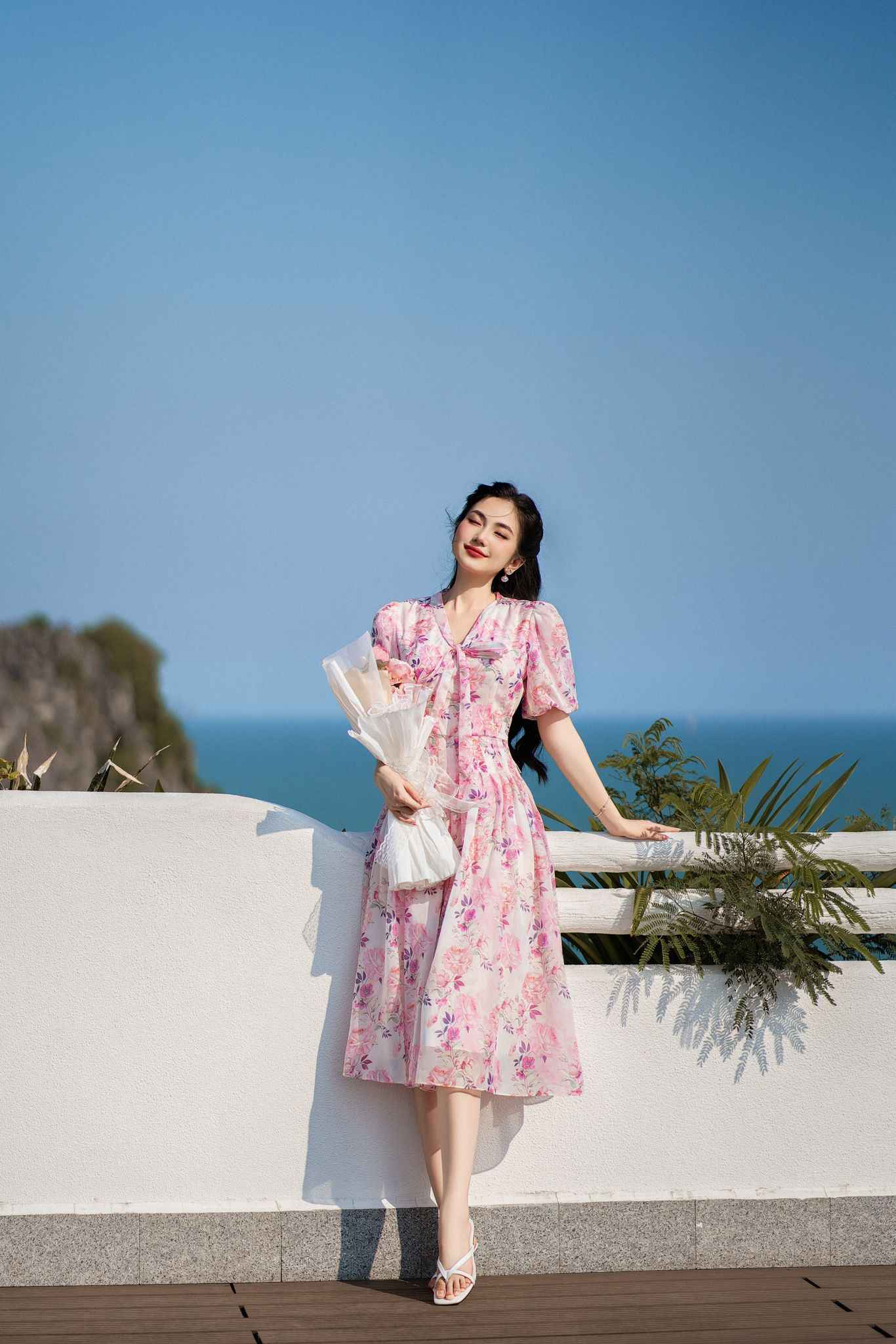 đầm hoa đơn giản