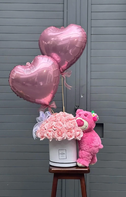 Bộ ảnh hình nền gấu dâu Lotso dễ thương ngoài đời