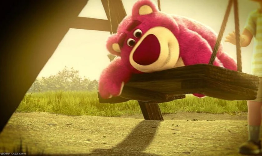 Ảnh nền gấu dâu Lotso trong phim hoạt hình cho laptop