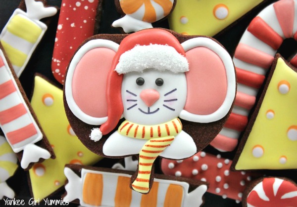 Decorated Christmas Mouse Cookies by Yankee Girl Yummies, featured on Sweetsugarbelle.com