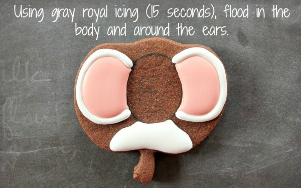 Adorable Christmas Mouse Cookies with Yankee Girl Yummies, via Sweetsugarbelle.com