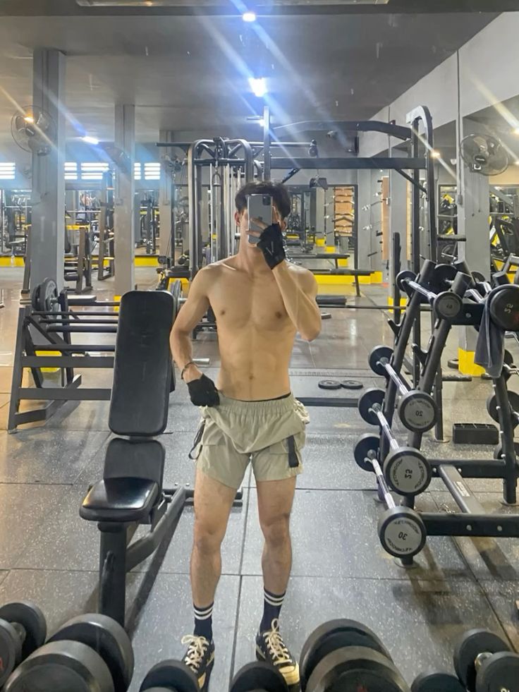 ảnh trải 6 múi học sinh che mặt