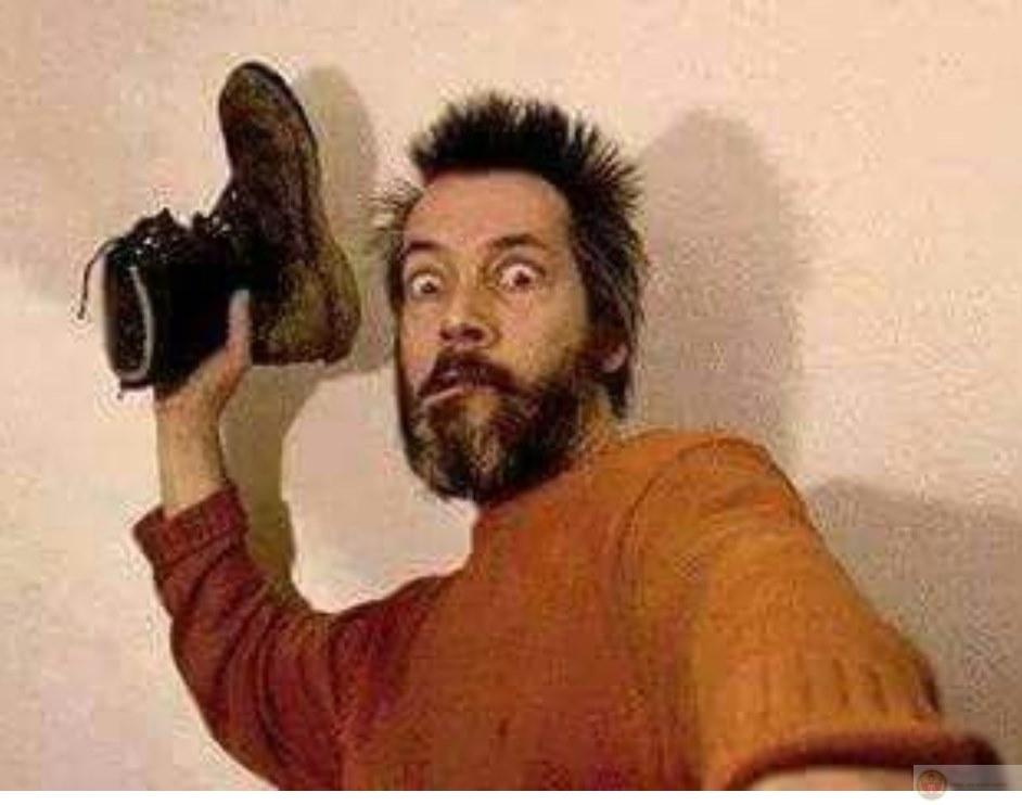 Mỗi lần thấy dép là đạo đức tăng vọt