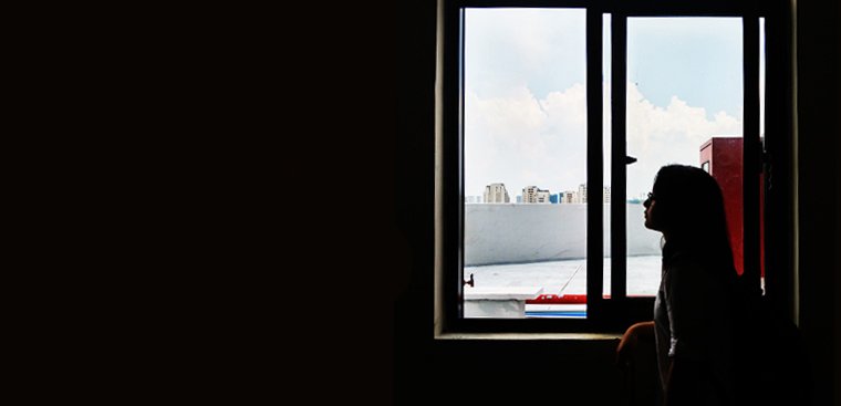 cách chụp ảnh không bị ngược sáng trong nhà