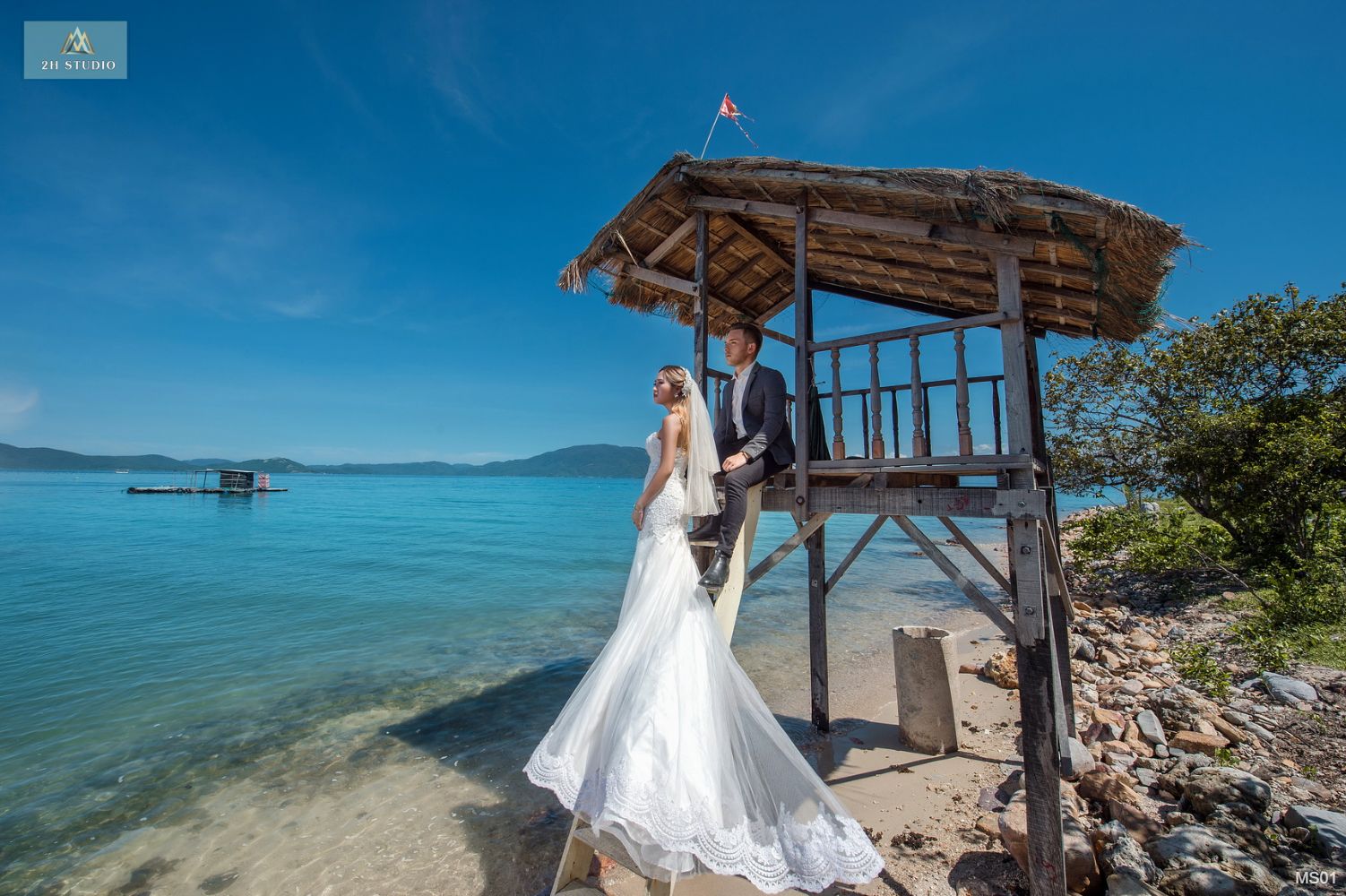 Bên nhau trong một khung cảnh đẹp