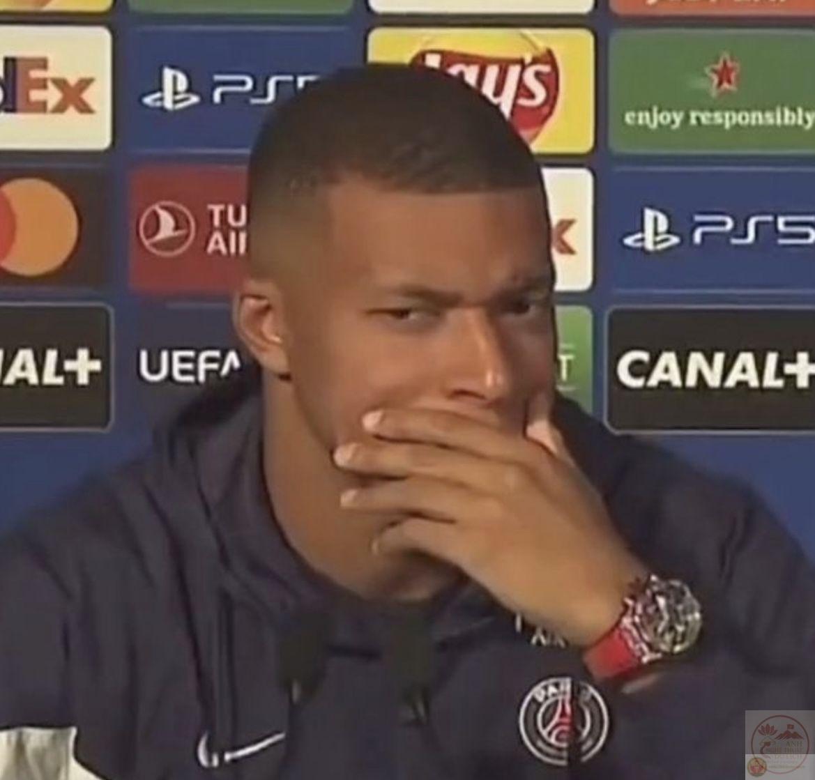 Biểu cảm choáng váng trở thành chi tiết dí dỏm khiến người xem thích thú