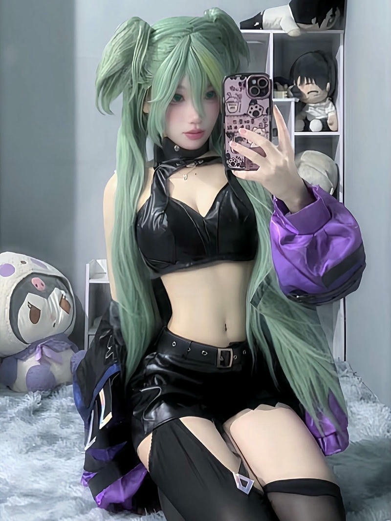 Cosplay liên quân nữ cầm quạt giấy che mặt bí ẩn