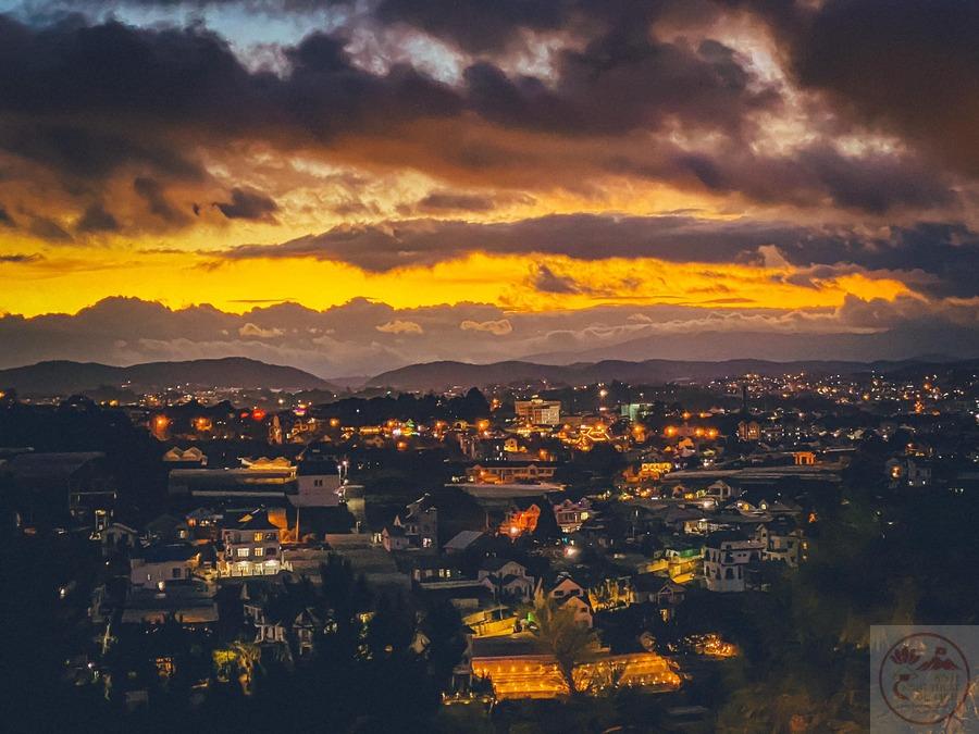 Nét giản dị hiền hòa làm dịu đi những muộn phiền còn sót lại