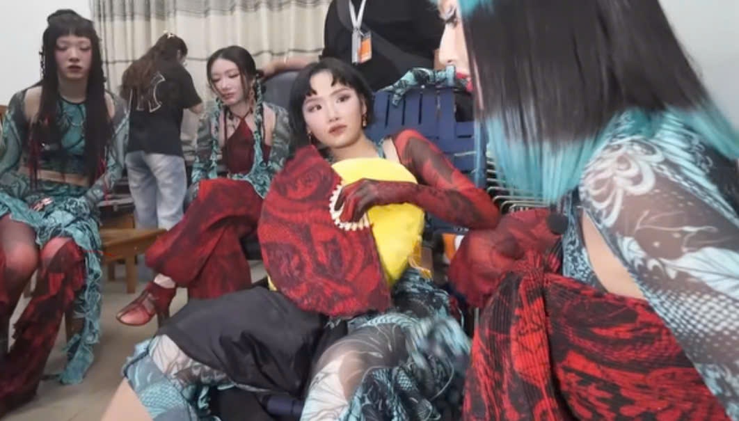 Miu Lê bị chấn thương