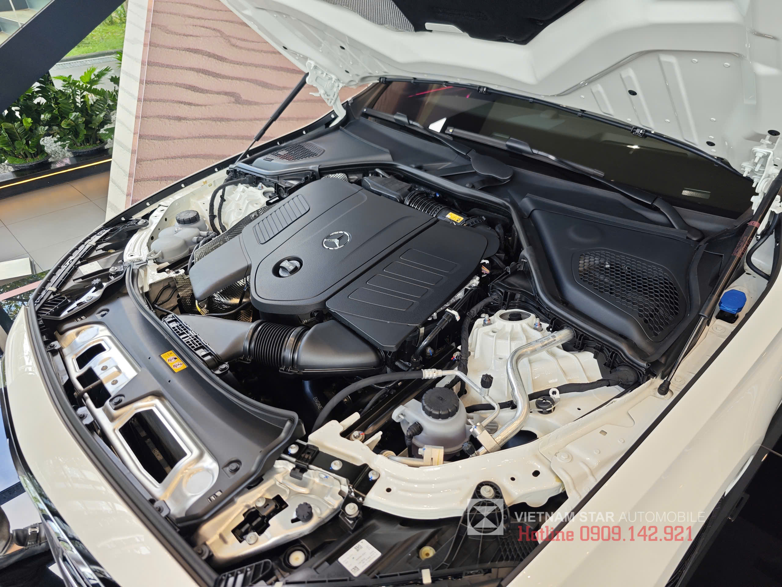 động cơ mild hybrid 2.0l của mercedes e300 all new 2025