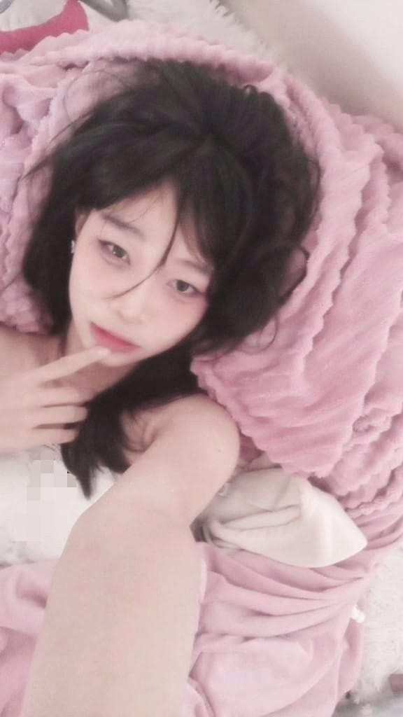 Ảnh gái xinh 2k7 khoe nét đẹp trong sáng làm tim người xao xuyến