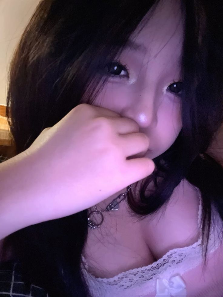 Vẻ đẹp trong sáng giản dị trong ảnh gái xinh 2k7 làm người xem mê mẩn