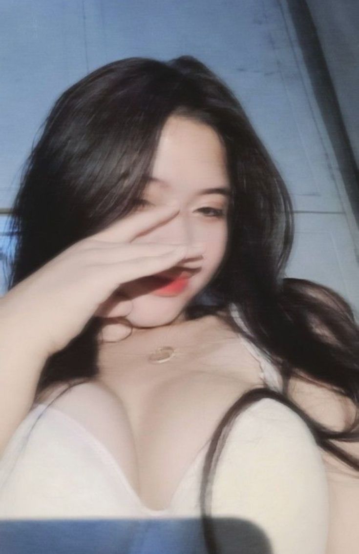 Ảnh gái 2k7 che mặt