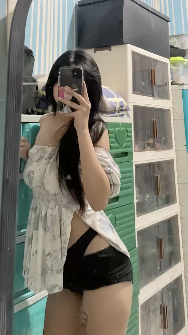 Ảnh gái xinh 2k7 rạng rỡ khoe nụ cười trong sáng đầy cuốn hút