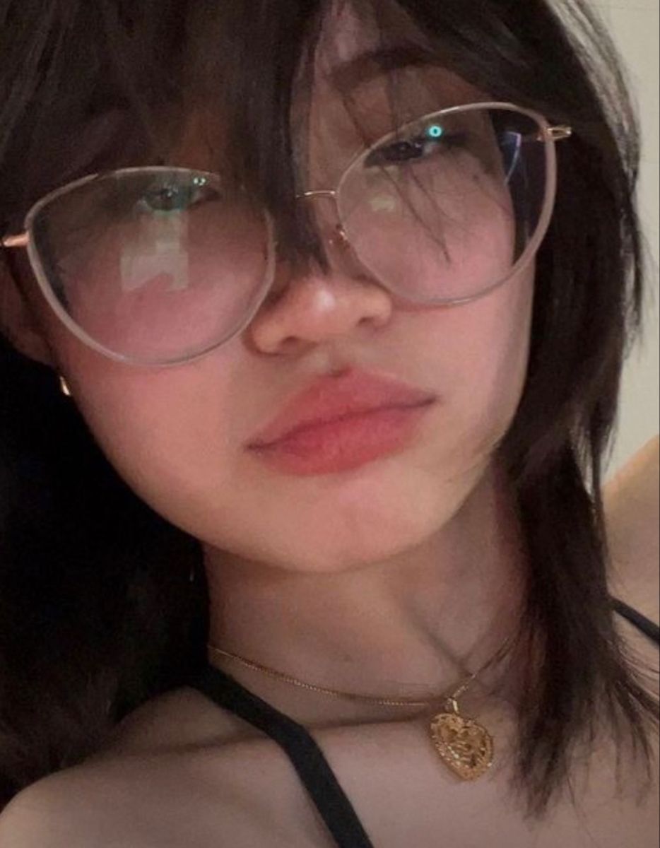 Nét cuốn hút mộc mạc của ảnh gái xinh 2k7 khiến khán giả yêu thích