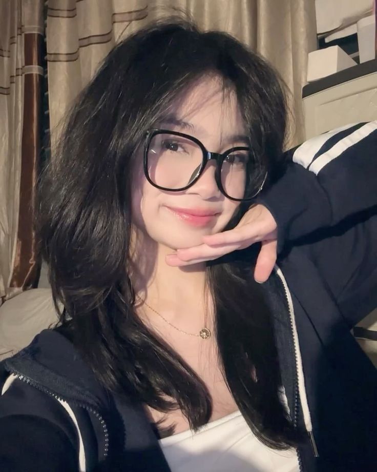 Sự đáng yêu tự nhiên trong ảnh gái xinh 2k7 khiến tim người loạn nhịp