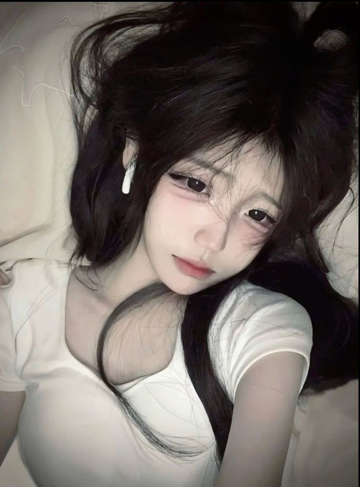 Ảnh gái xinh 2k7 rạng rỡ với thần thái tươi trẻ đầy cuốn hút