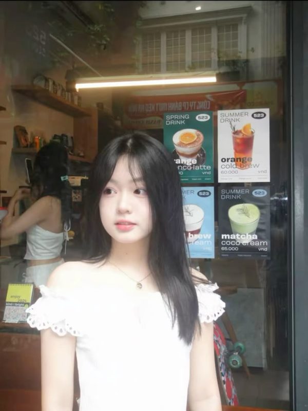 Ảnh gái xinh 2k7 – Bộ sưu tập hình ảnh cute, che mặt và đeo kính