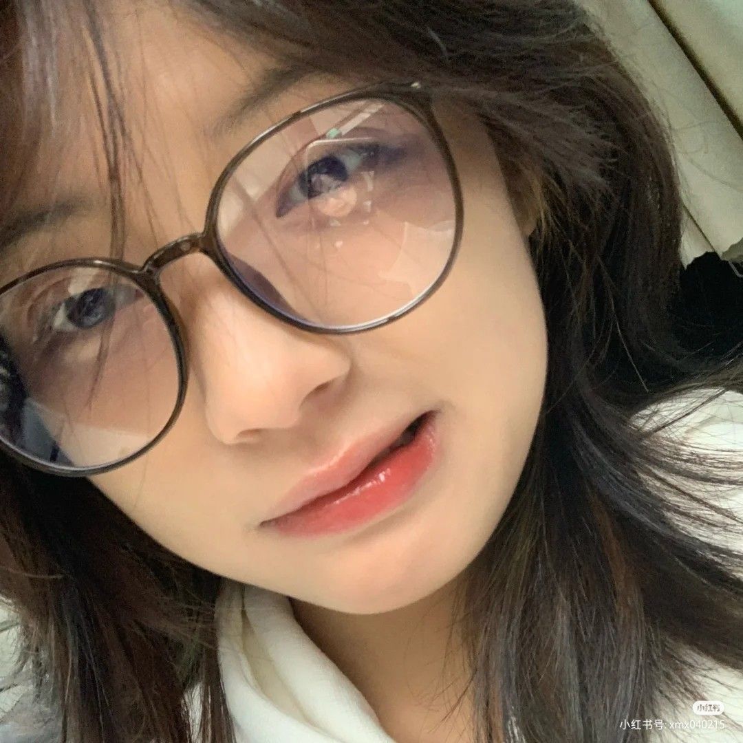 Vẻ đẹp ngây thơ trong ảnh gái xinh 2k7 khiến ai cũng say đắm