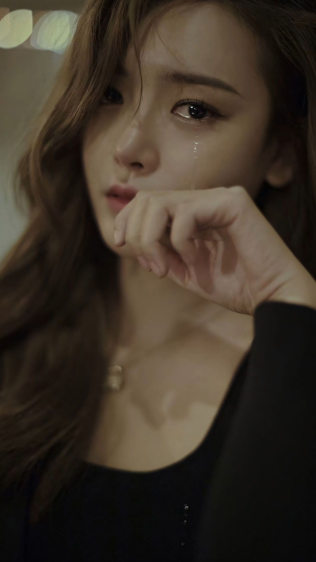 co gai tay lau nuoc mat tam tu roi boi 1920px 1080px full hd 5